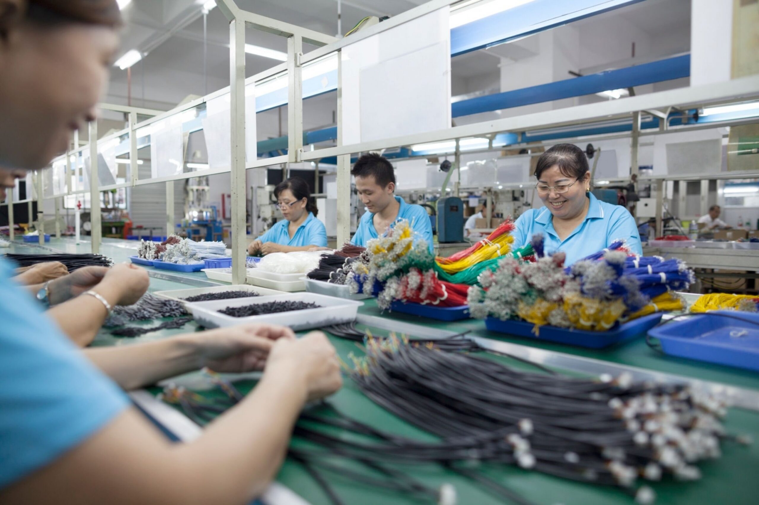 How to find China clothing manufacturer (Tips and strategies)