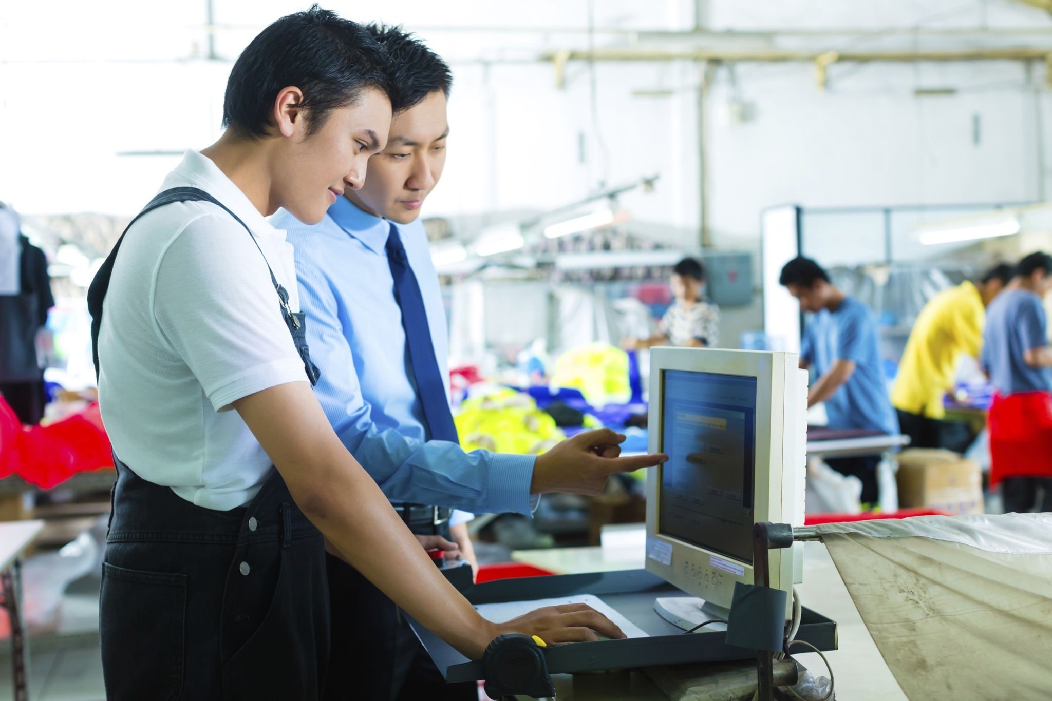 How to find fashion factories in Portugal to make your clothing line